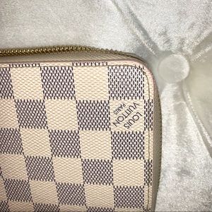 Louis Vuitton Damier Azur Zippy